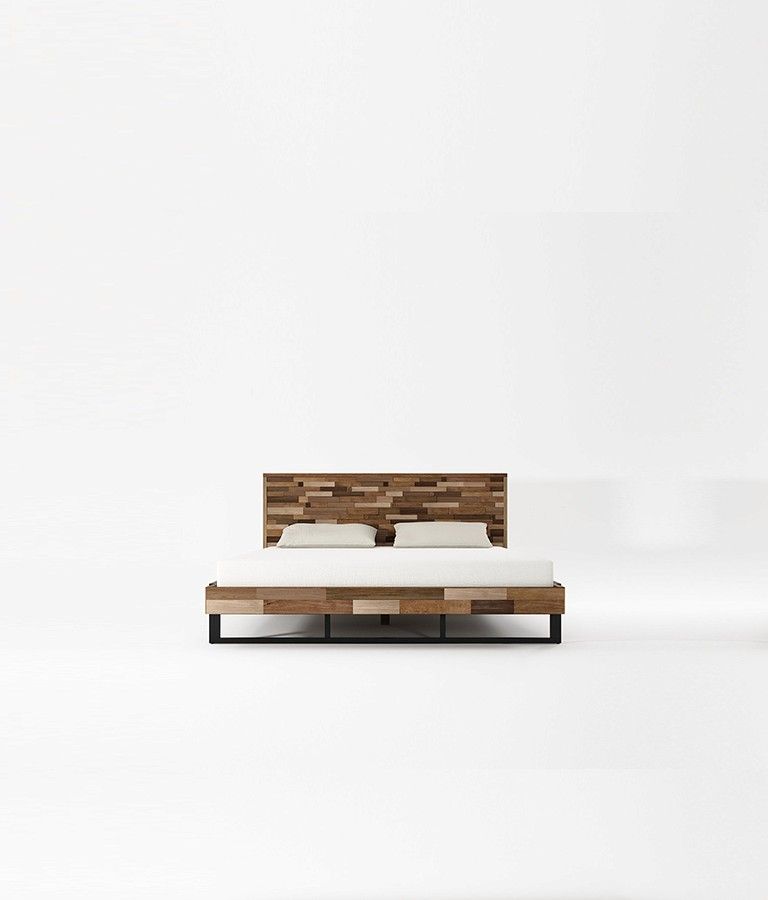 Carv'n in Black King Size Bed by KARPENTER