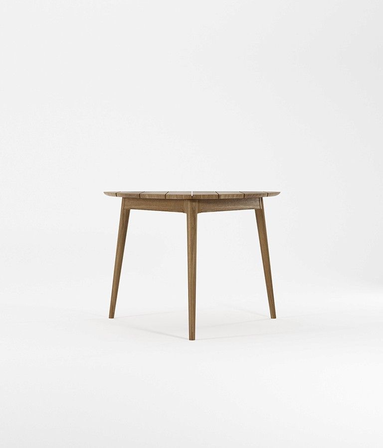 Vintage Outdoor Tripod Dining Table 110 by KARPENTER