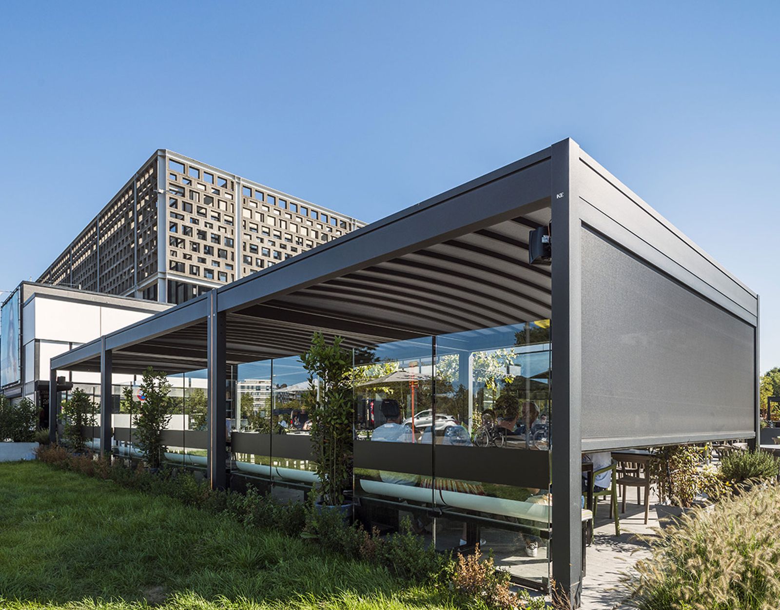 Chiusure verticali in tessuto by KE Outdoor Design
