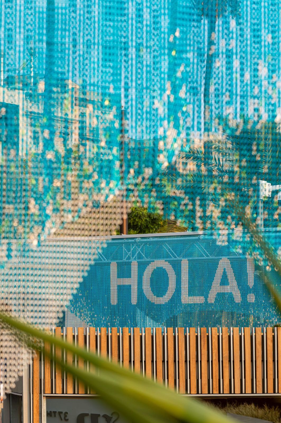 Kriskadecor diseña “Barlovento” para la entrada de Marina Port Vell durante la 37ª Copa América by Kriskadecor