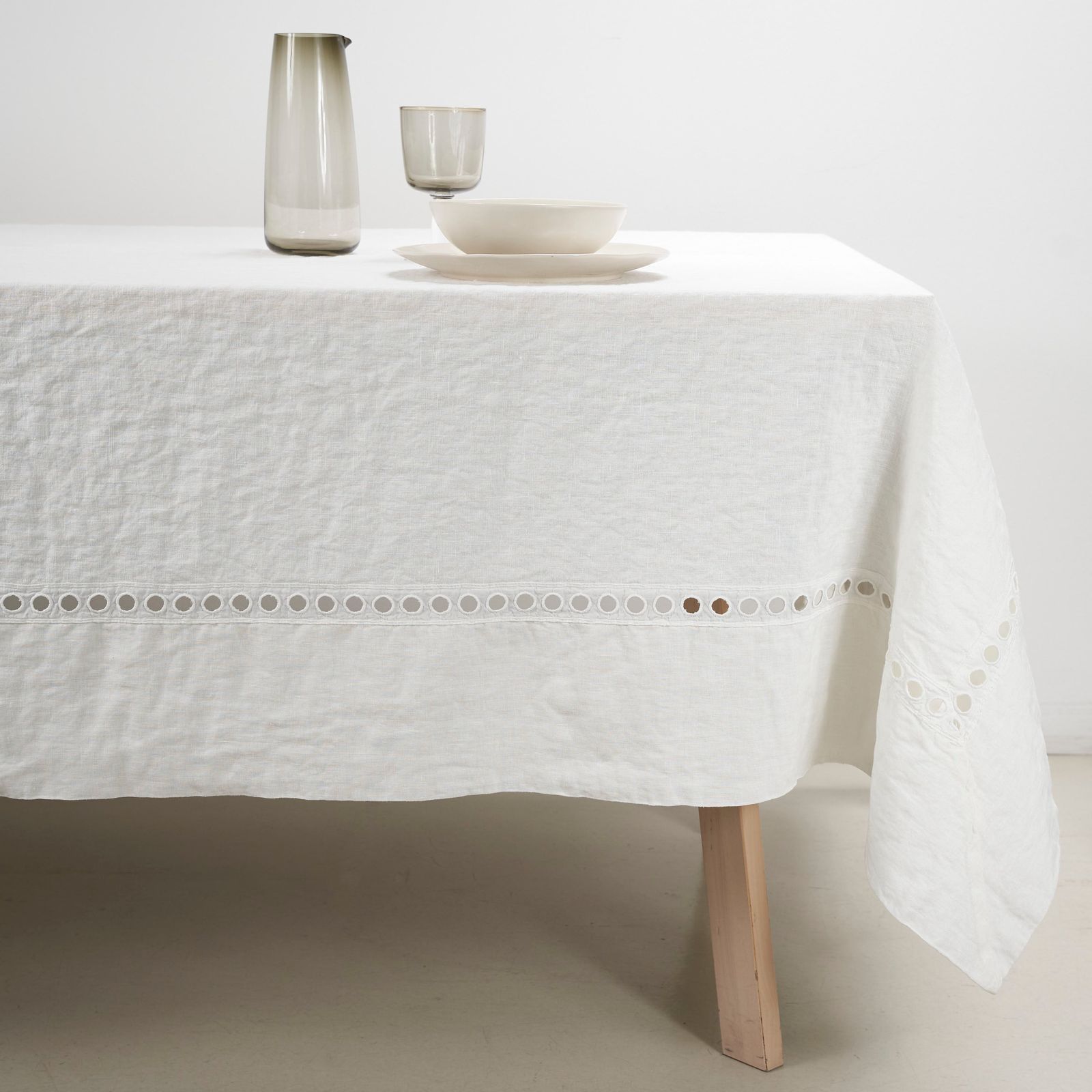 A'jour embroidery tablecloth by LA FABBRICA DEL LINO