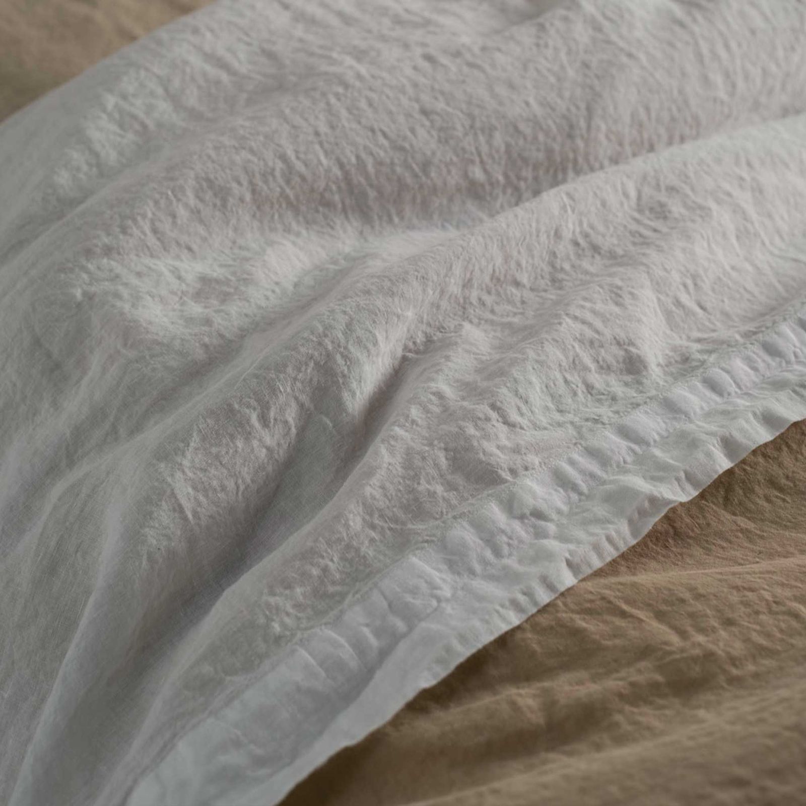 Flat double bed sheet by LA FABBRICA DEL LINO