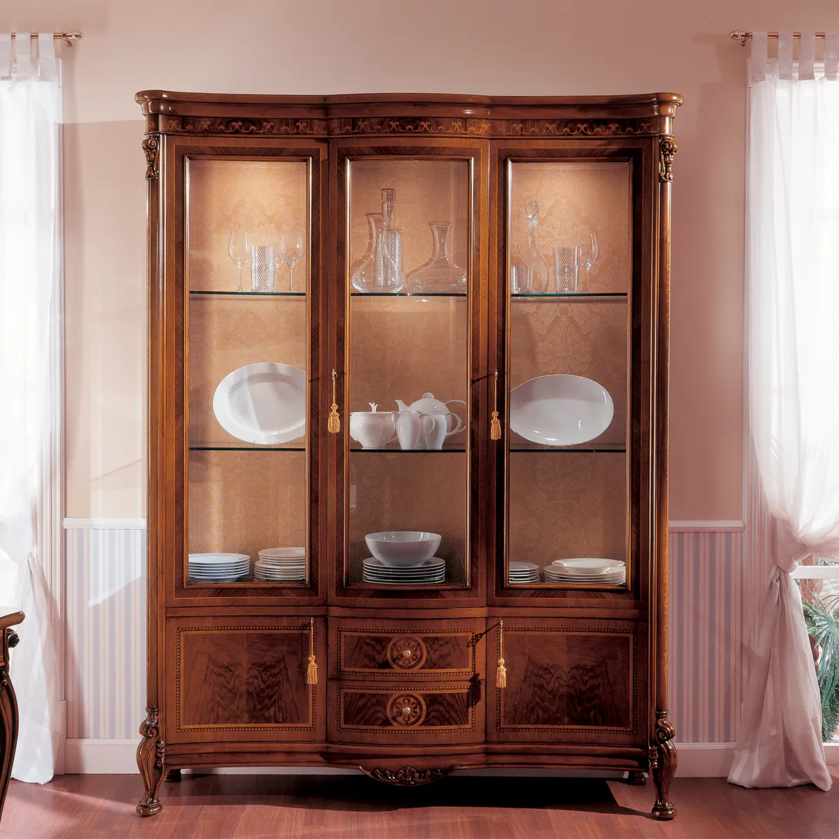 Royal display cabinet 3 doors • MARZORATI by Marzorati