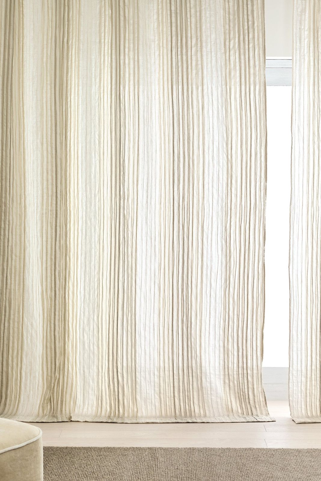 Curtain Aurora by Mastro Raphael
