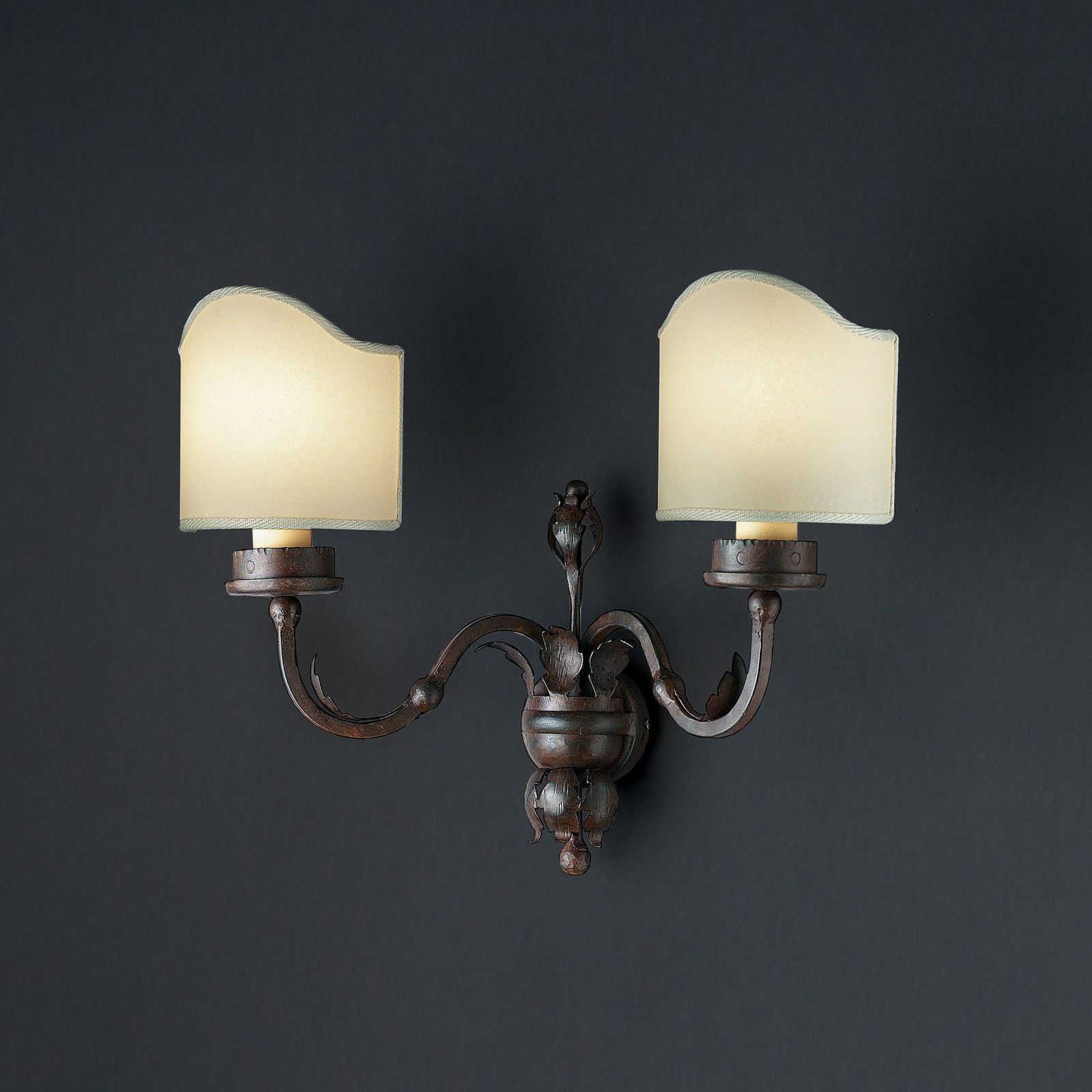 Foglie Forgiate Wall Lamp by OFFICINACIANI