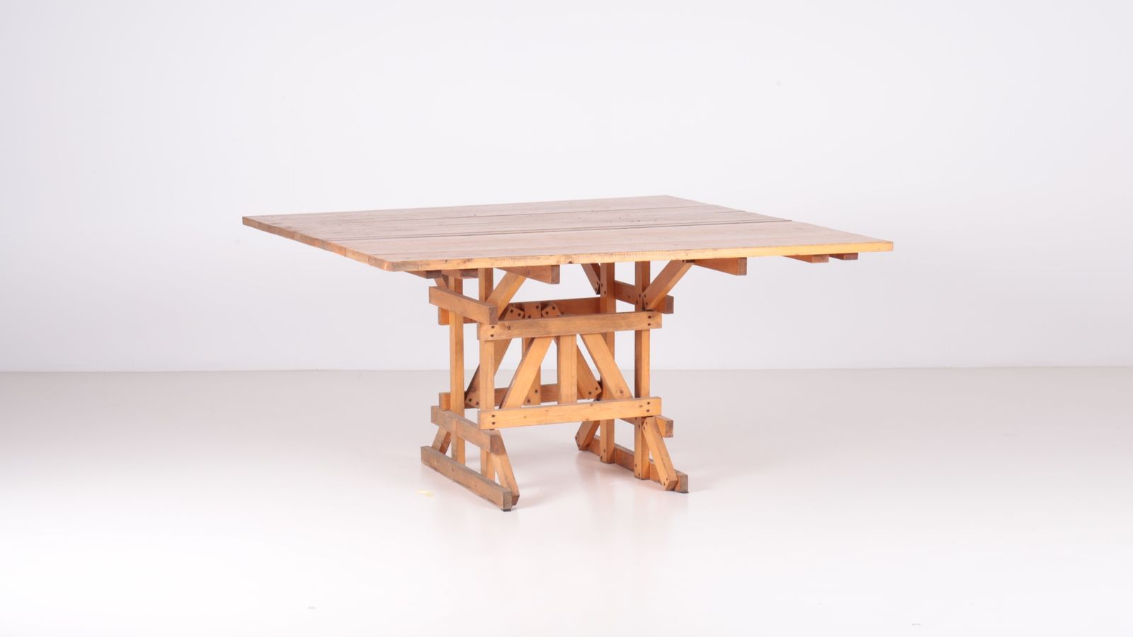Ics table by Paradisoterrestre