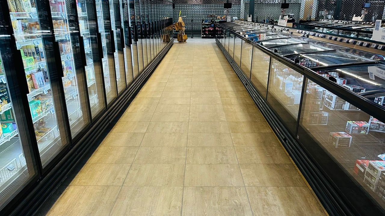 REFLOORING OF A FRENCH SUPERMARKET by Pave and Go