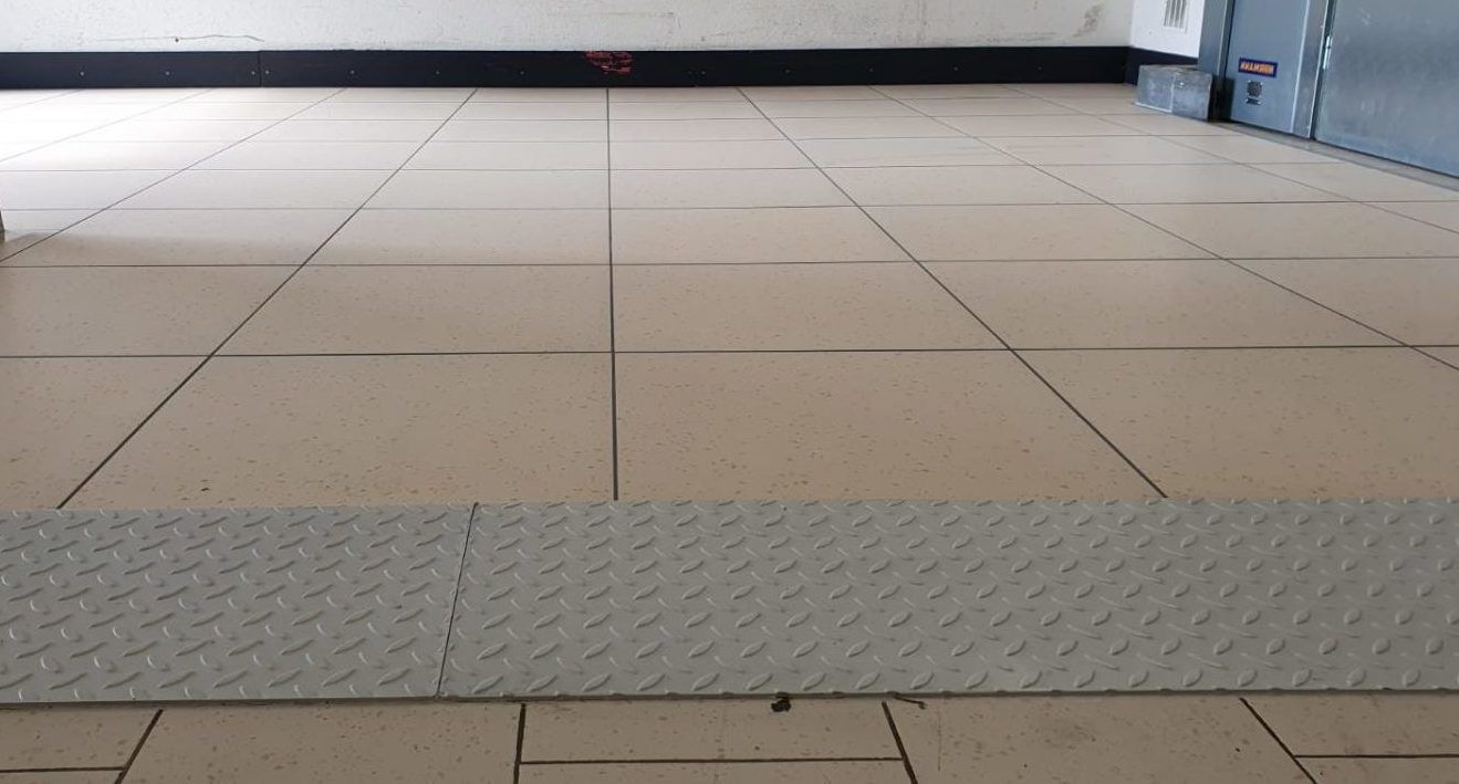 RENOVATION OF A SUPERMARKET FLOOR by Pave and Go
