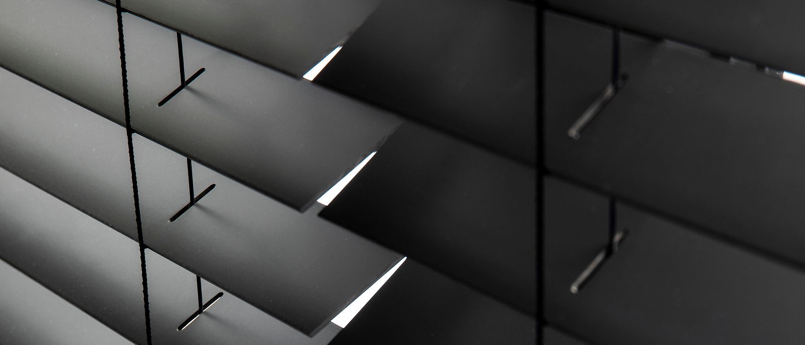 Wooden blinds by Zonnelux by Piet Boon