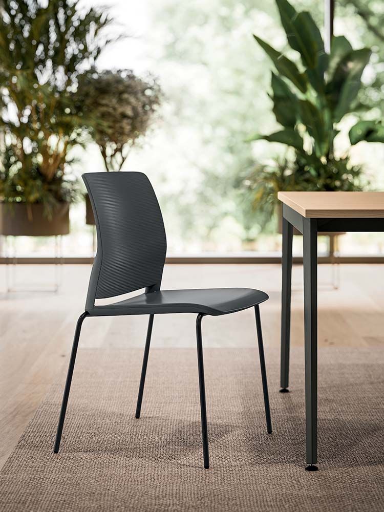 Close - Living by Quadrifoglio Group