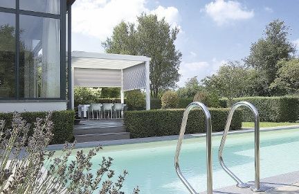 Opbouw fixscreens voor carport en terrasoverkapping by RENSON