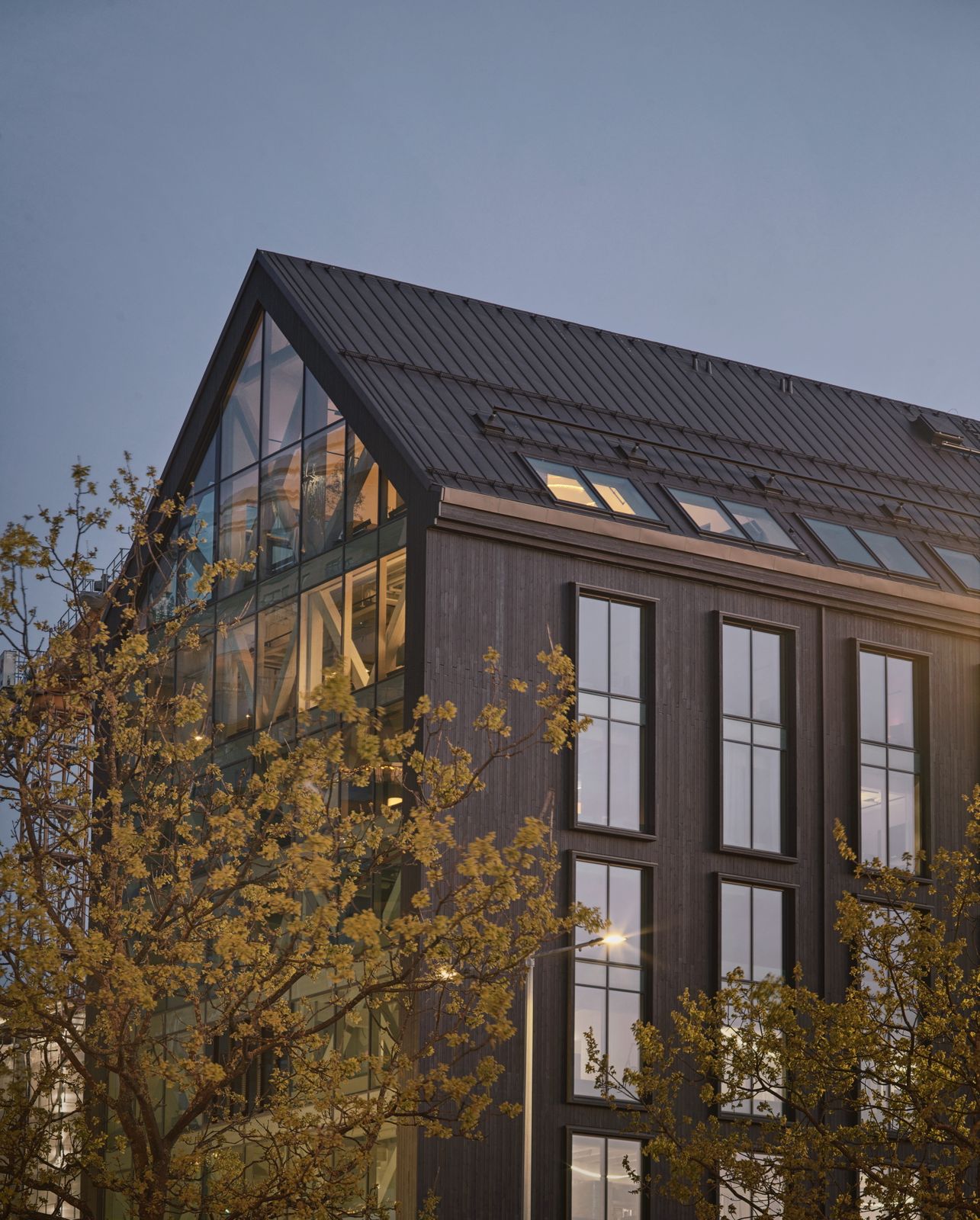 TimberWall 50: facciate in legno-alluminio che uniscono il meglio di due materiali by Reynaers Aluminium