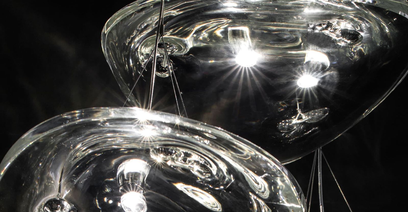 Manta shimmeringwaves. by Terzani