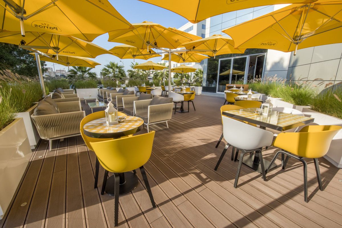 Paraflex umbrella custome made for Panos Dubai by Umbrosa