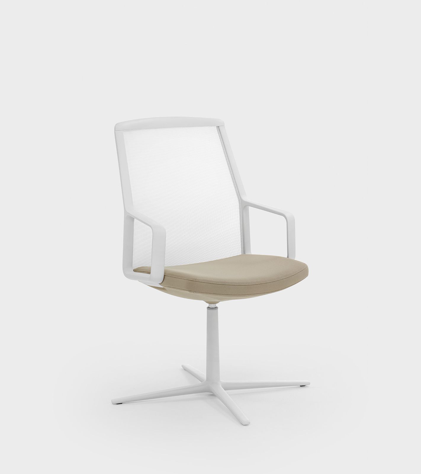 Meeting and visitor armchair with mesh backrest and 4 stars pyramidal base - Viganò & C. by Viganò & C. srl a socio unico