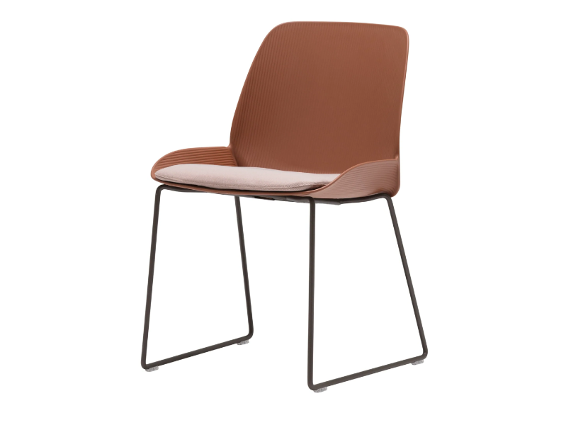 NUEZ OUTDOOR SI2798 - Sled base Polymer garden chair with integrated cushion by Andreu World