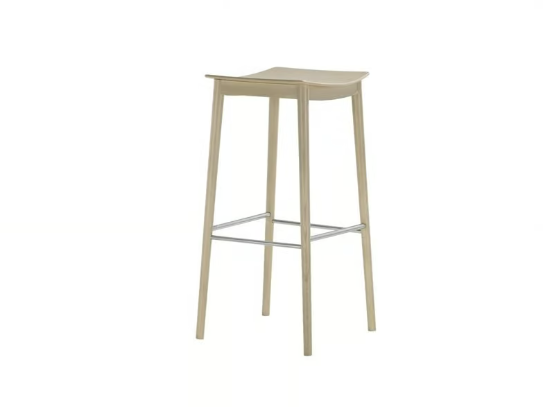 SMILE BQ0329 / BQ0351 - High beech barstool with footrest by Andreu World