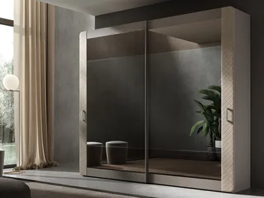 NOTTI MAGICHE - Mirrored wooden wardrobe by Barnini Oseo