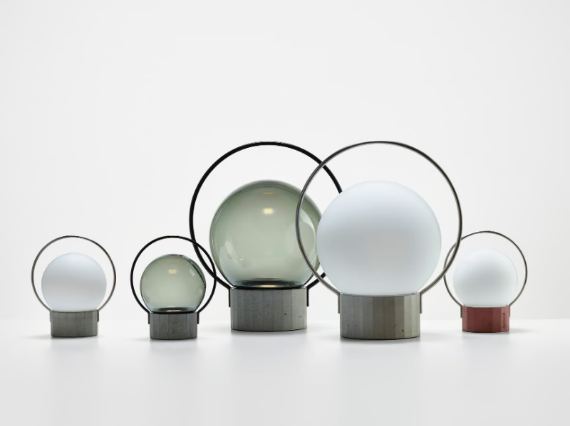 SFERA PORTABLE - LED blown glass table lamp with cement base by BROKIS