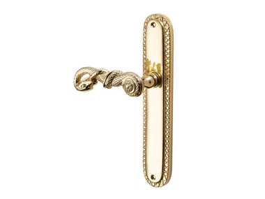CHEOPE - Brass door handle on back plate by Dnd