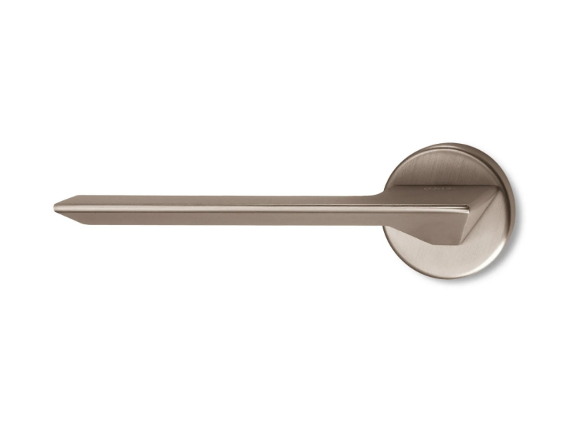 CEDRO - Brass door handle by Ento