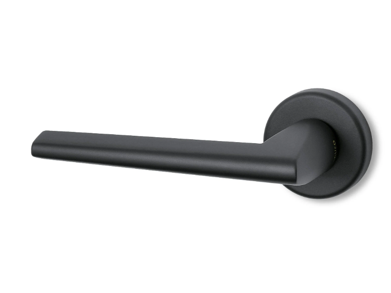 PILOT - Brass door handle on rose by Ento