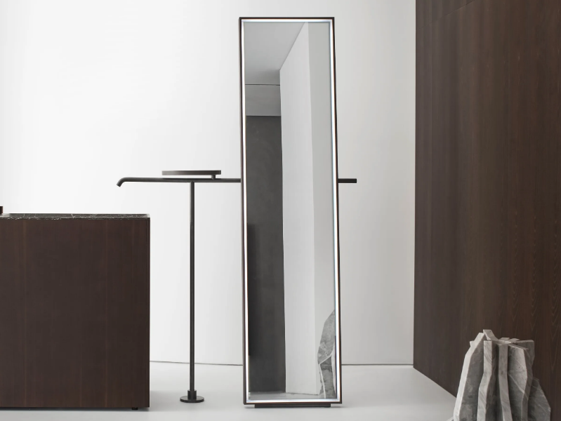 MA - Freestanding solid wood mirror with integrated lighting by FALPER