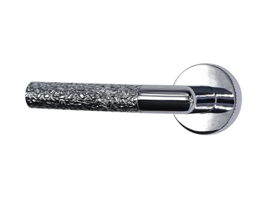 CLEVER - Brass door handle on rose by Fama International