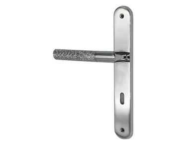 CLEVER-PLACCA - Brass door handle on back plate by Fama International