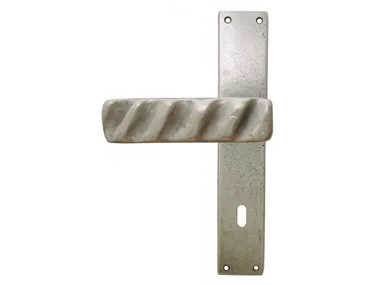 LATUS MG2221 - Bronze door handle on back plate by Fama International