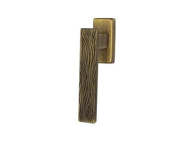VITTORIA-DK - DK brass window handle on rose by Fama International