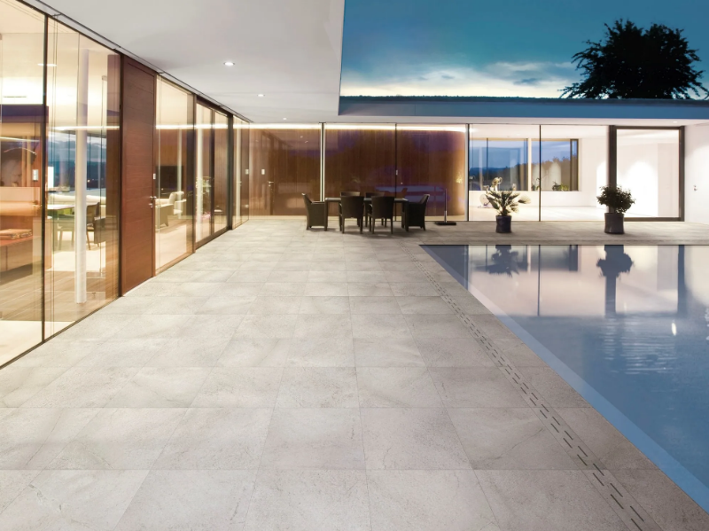 TWENTY - BLAST BEIGE - Floating porcelain stoneware outdoor floor tiles with stone effect by FMG