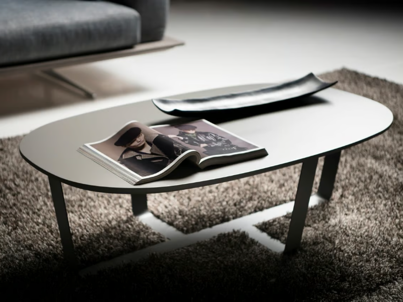 DCV 600 - Oval coffee table with lacquered wooden top by Former In Italia
