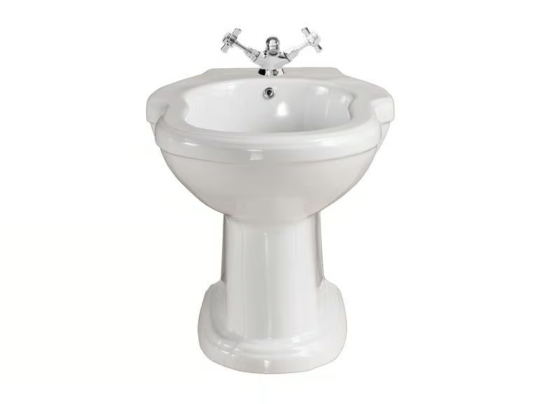 POMPEI - Floor mounted ceramic bidet with overflow by Gaia Mobili