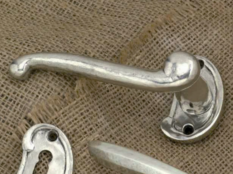 VIRGOLA - Classic style door handle by GIARA ART DESIGN-BRONZE