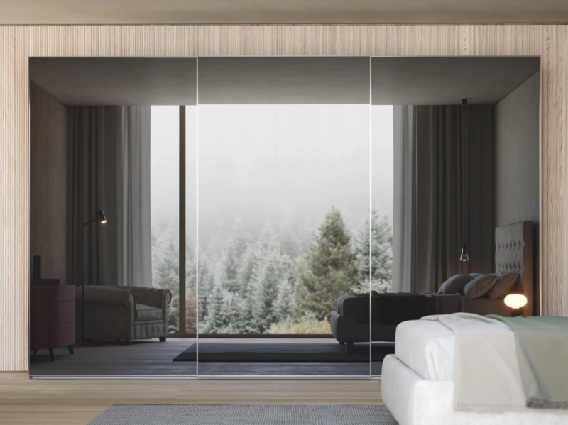 MASTER D - Mirrored built-in wooden wardrobe and sliding doors by Giessegi