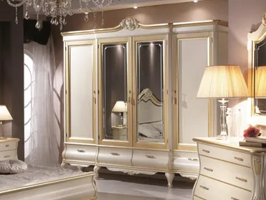 AMELIA - Mirrored solid wood wardrobe by Guerra Vanni