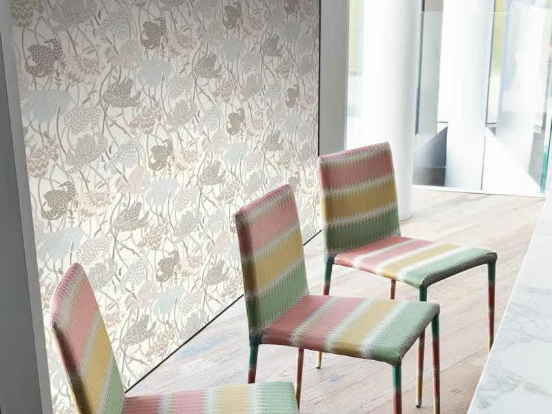 LILIUM - Nonwoven wallpaper with floral pattern by Jannelli&Volpi