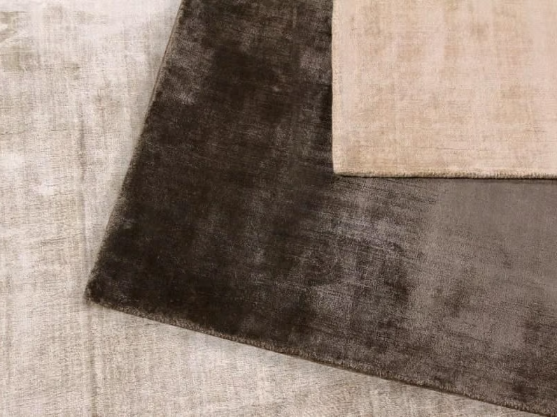 LUSH - Handmade viscose rug by JAVORINA