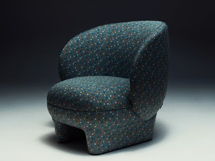 MORO - Easy chair with armrests by La Manufacture