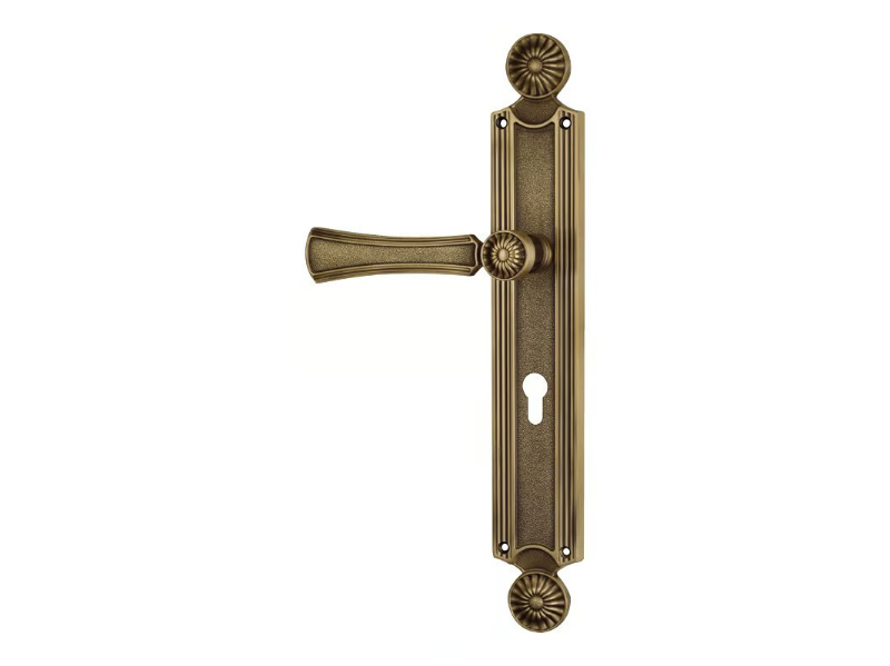 DAISY - Deco brass door handle on back plate by LINEA CALI'