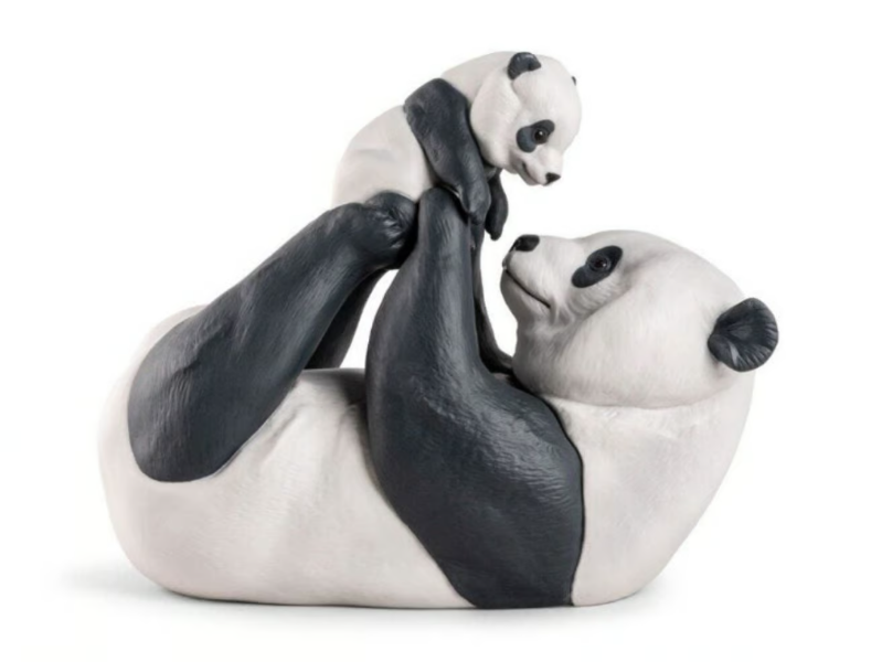 MOMMY PANDA - Porcelain decorative object by Lladró