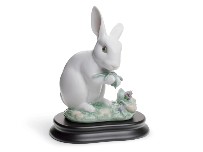 THE RABBIT - Porcelain decorative object by Lladró
