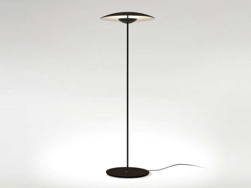 GINGER P - LED aluminium and wood floor lamp by Marset