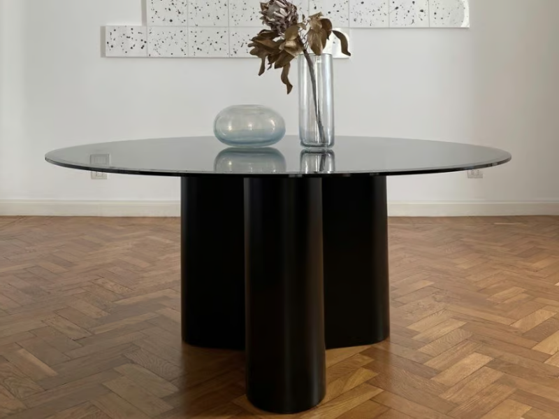 GIORGIA - Round glass table and lacquered base by MG12
