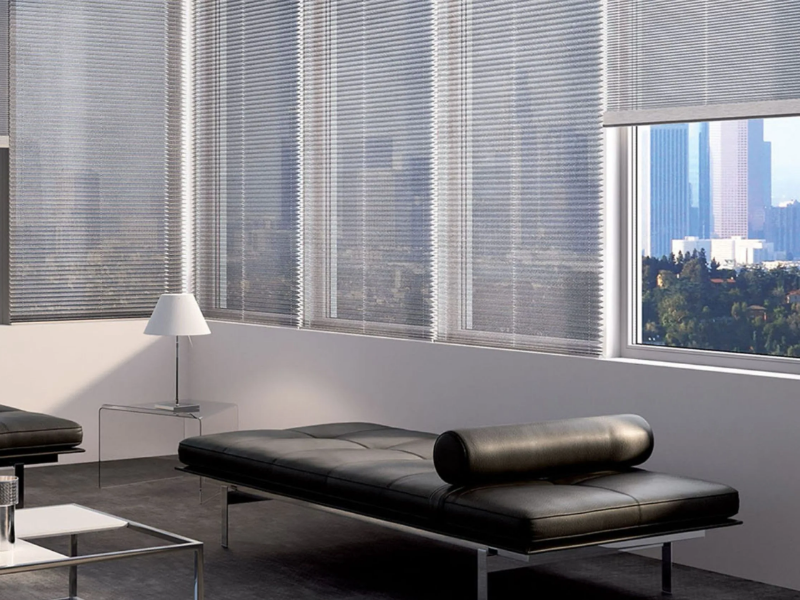 PLÌ 353/4 - Motorized pleated blinds headrail by Mottura
