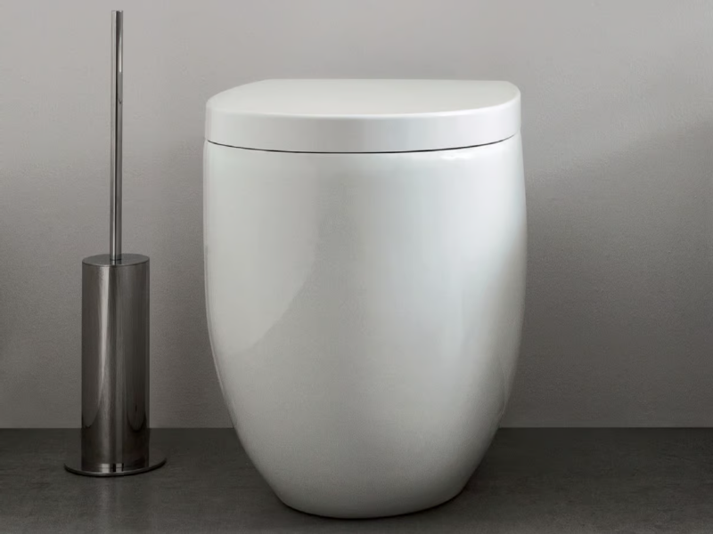 MILK - Floor mounted ceramic toilet by Nic