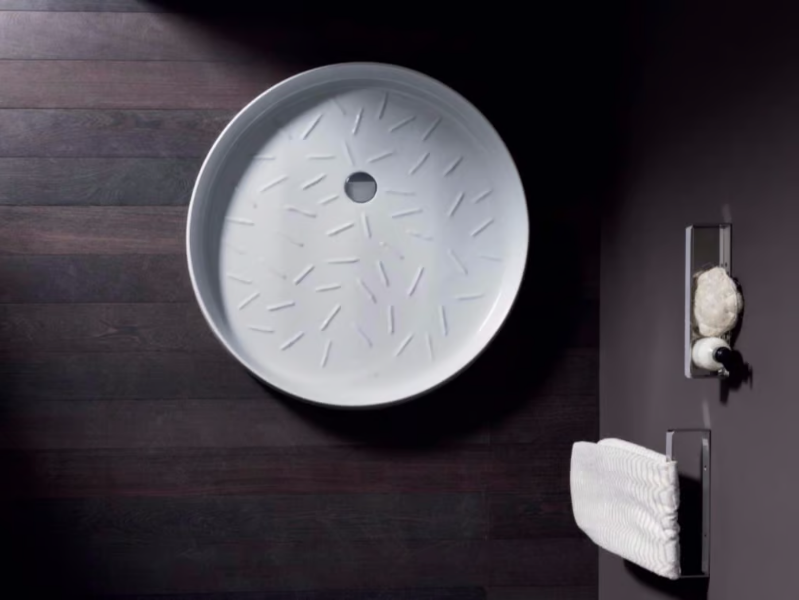 VICTORIA - Round ceramic shower tray by Nic