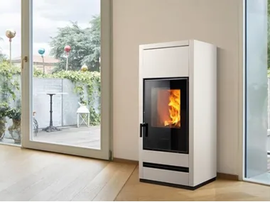 E128 - Wood-burning steel stove for air heating Class A+ by Piazzetta