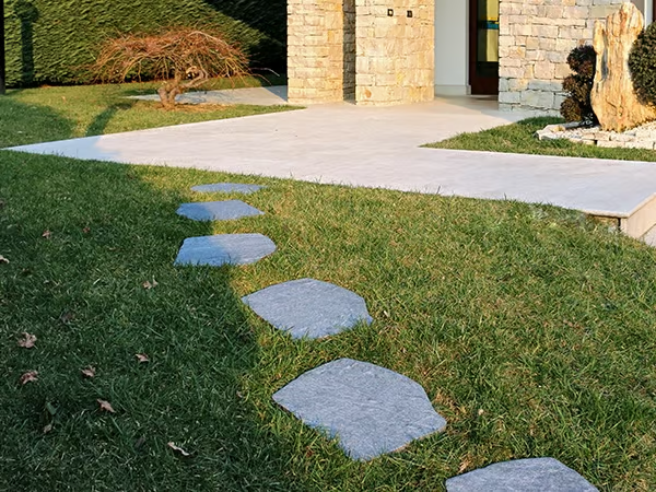 PASSO GIAPPONESE GRIGIONI - Porcelain stoneware garden paths by PIETRA SINTERIZZATA